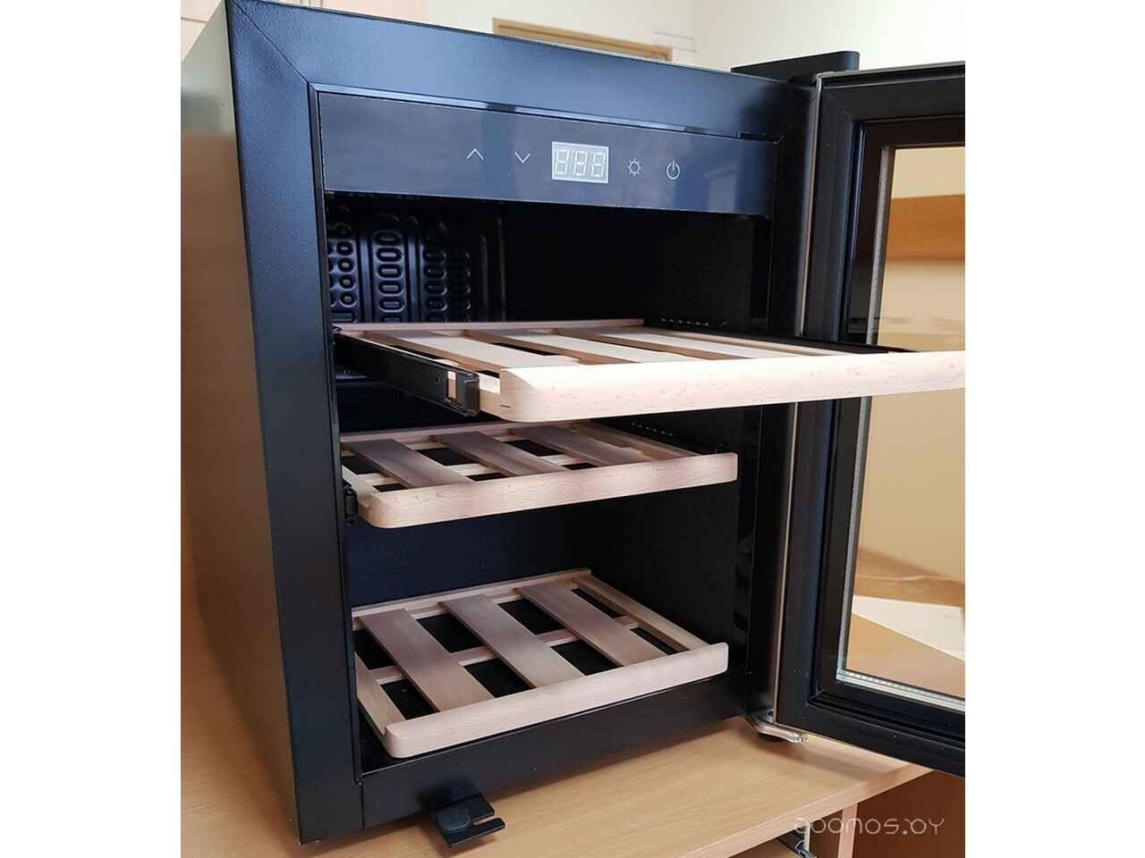 Винный шкаф Caso WineSafe 12 (черный) Винный шкаф Caso WineSafe 12 (черный)