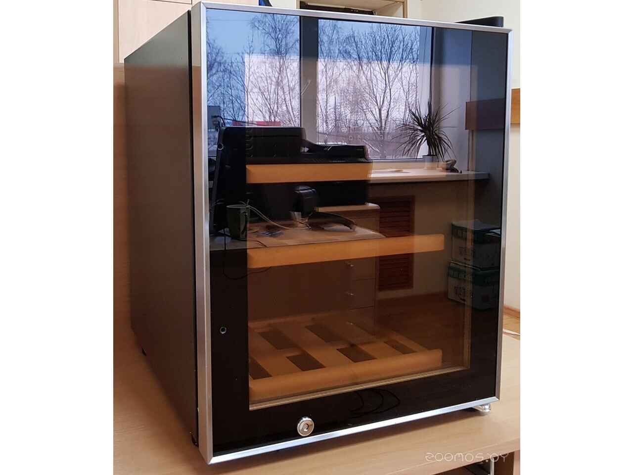 Винный шкаф Caso WineSafe 12 (черный) Винный шкаф Caso WineSafe 12 (черный)