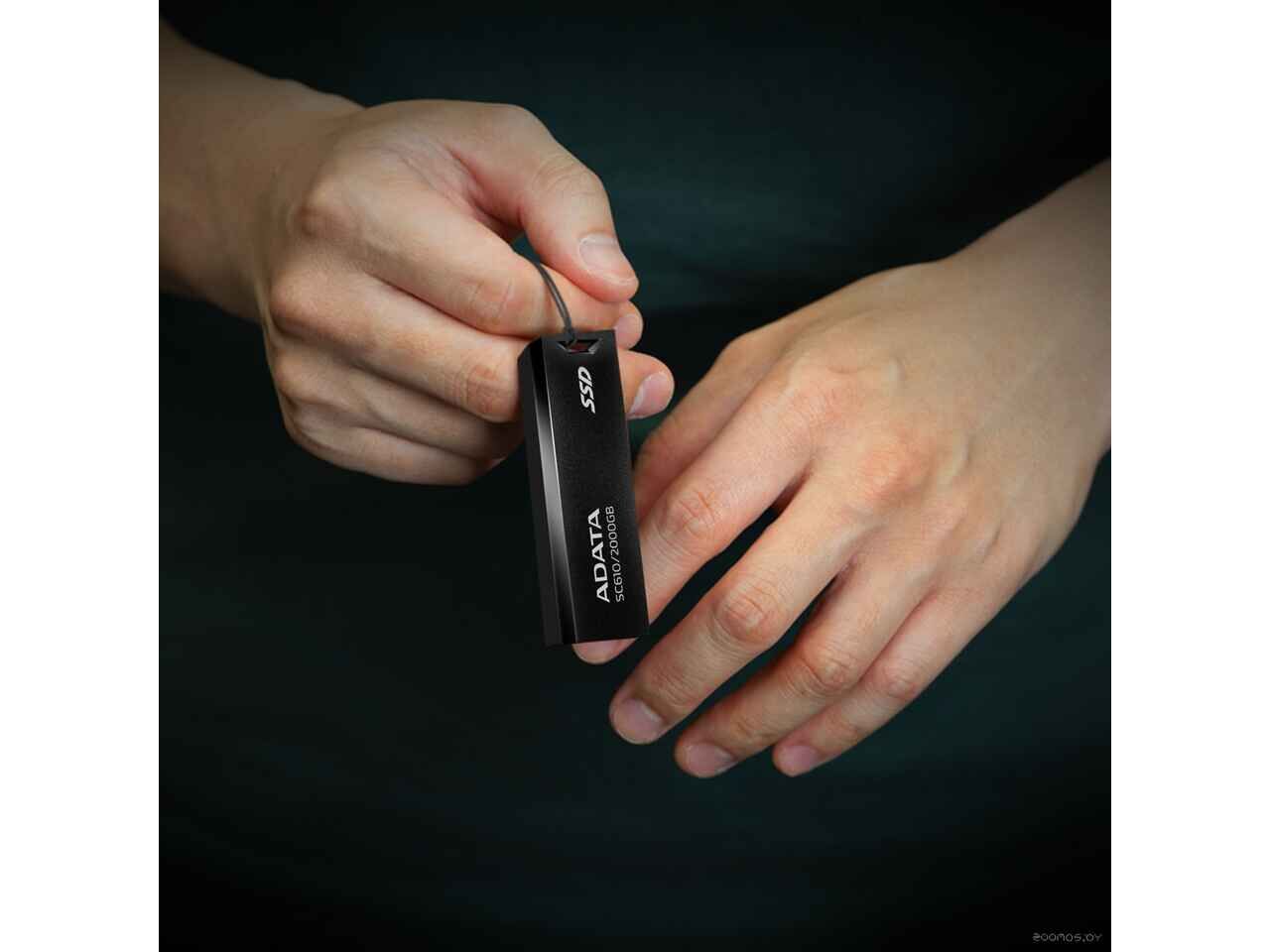 Внешний накопитель A-Data SC610 2TB SC610-2000G-CBK/RD Внешний накопитель A-Data SC610 2TB SC610-2000G-CBK/RD